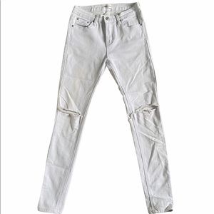 WHITE KNEE RIPPED SKINNY JEANS